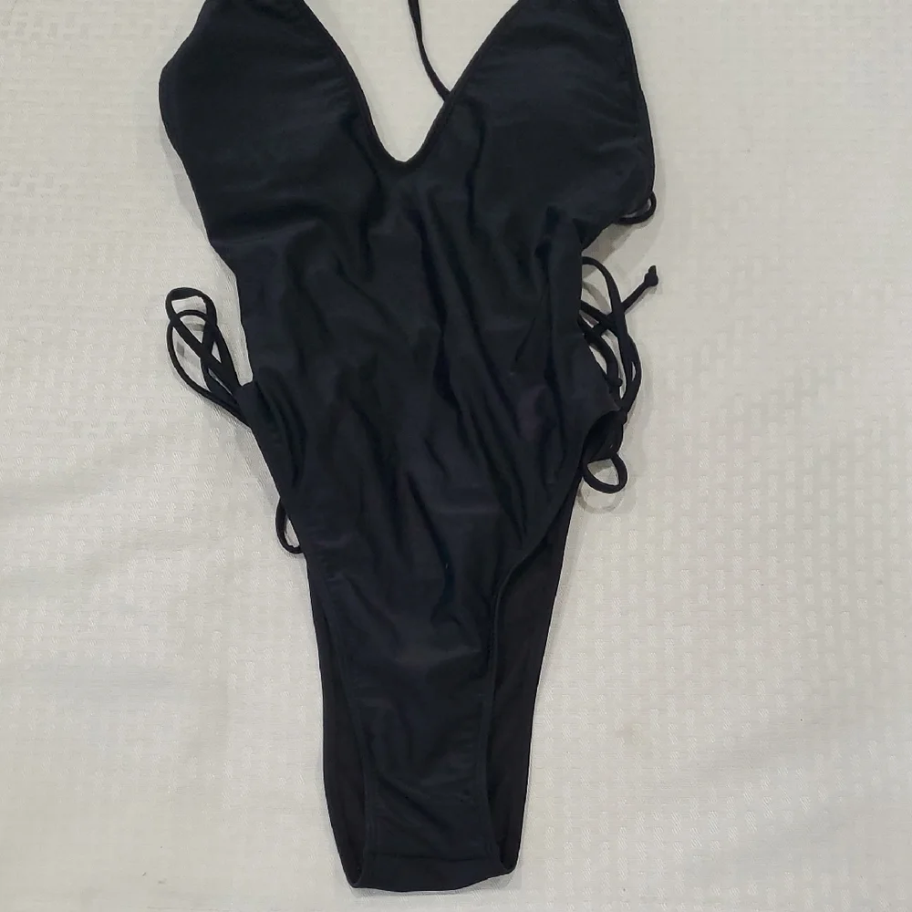 NWT Zaful Sleek Black Highcut  One Piece Swimwear - Picture 6 of 7